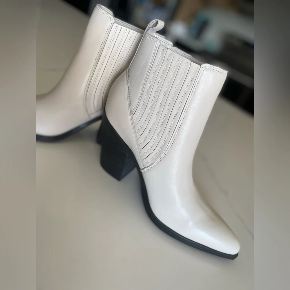 NWOT Marc Fisher Women's Matter Block Heel White Pointed Toe Booties Ankle Boots - Picture 5 of 12